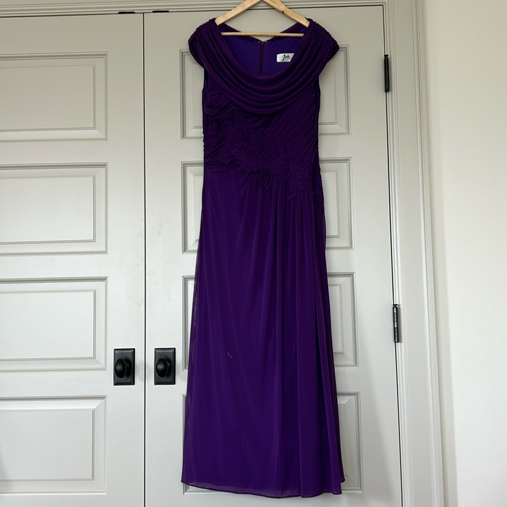 Beautiful purple formal gown, draped embellished evening gown size 14 petite